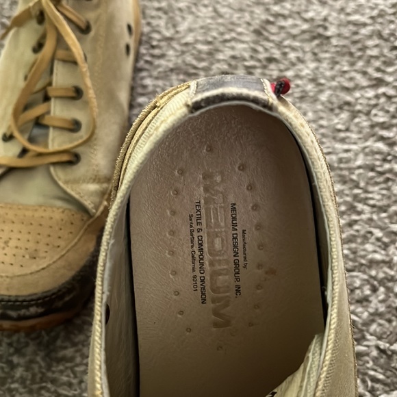 Super Cute Eric Meyer Medium Design Shoe Size 9. - Picture 2 of 6